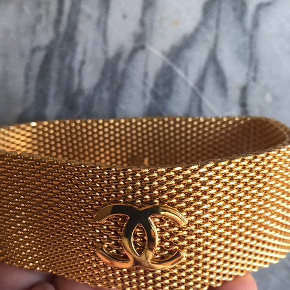 CHANEL, Authentic, CC Logo Bracelet, Vintage 1996 Gold Plated Chanel Bracelet - Picture 9 of 15